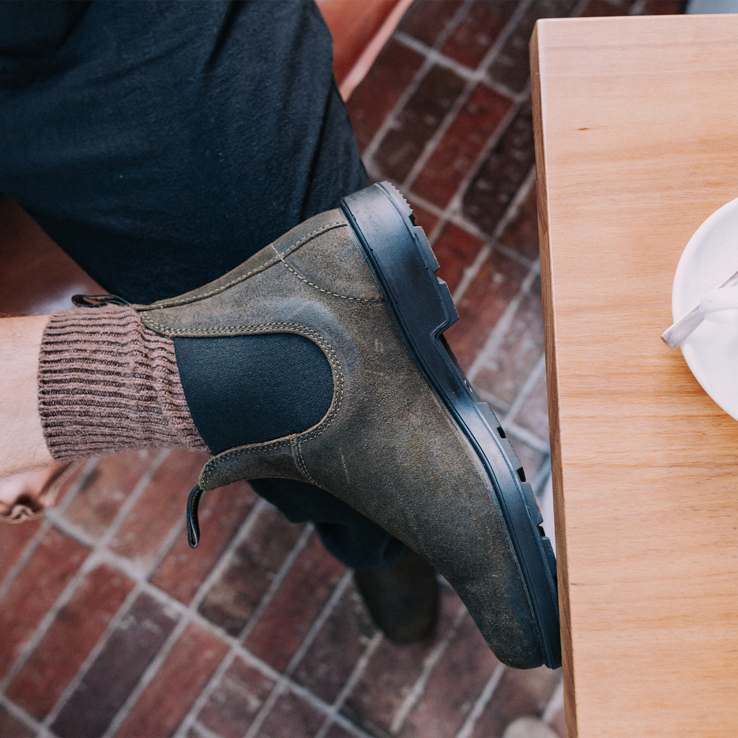 blundstone dark olive suede