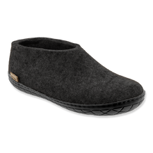 Chaussure avec semelle de caoutchouc noir en noir