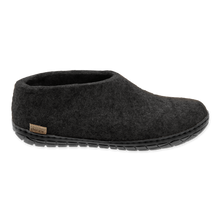 Chaussure avec semelle de caoutchouc noir en noir