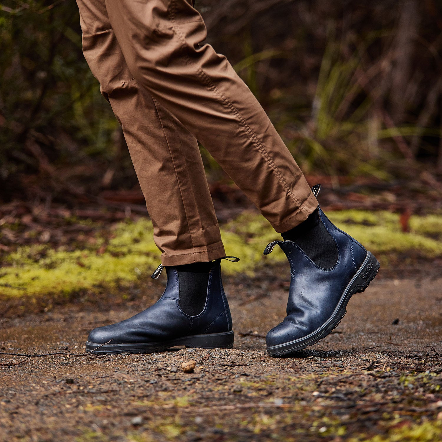 Navy blundstone boots hotsell